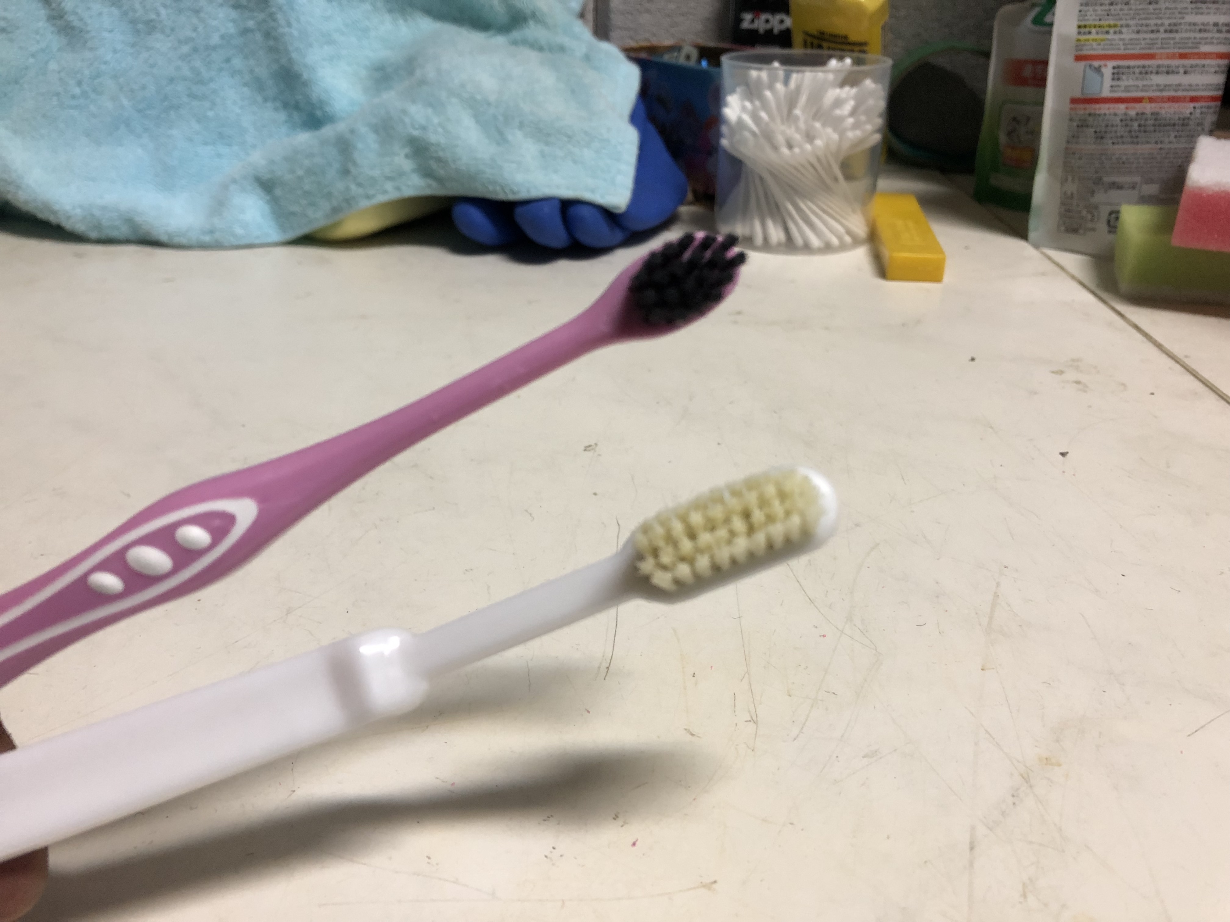 使い古した歯ブラシ